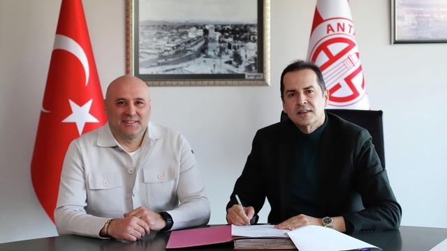 Antalyaspor'da Yeni Teknik Direktör Osman Özköylü