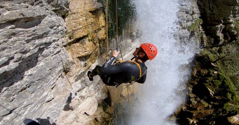 Gürcistan'ın eşsiz Okatse Kanyonu turistik cazibe merkezi