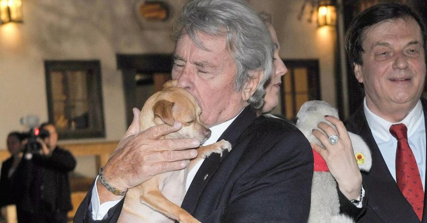 Alain Delon'un ailesi, aktörün köpeğini öldürme isteğini yerine getirmeyecek