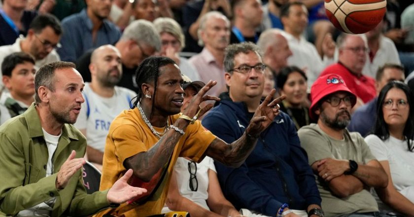 Rapçi Travis Scott, bir otelin güvenlik görevlisiyle tartıştıktan sonra Paris'te tutuklandı