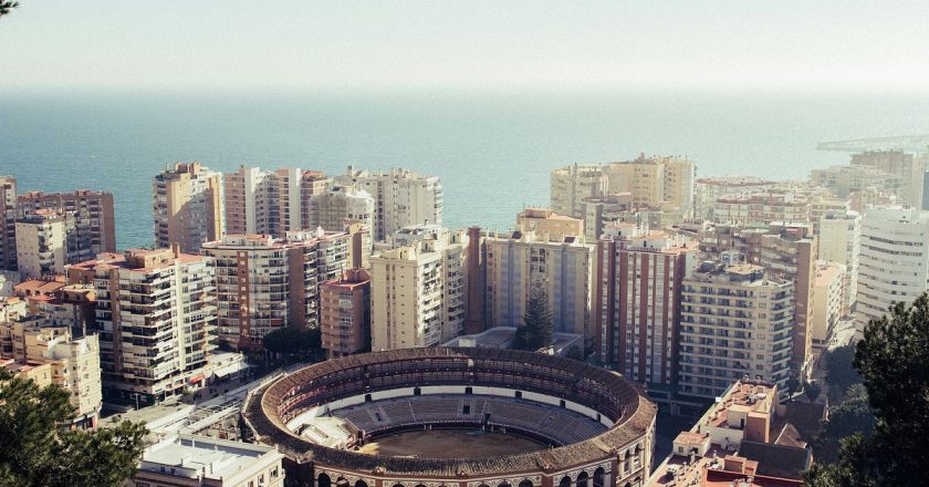 Malaga’da görgü kurallarına uymayan turistlere 750 avroya kadar para cezası uygulanıyor