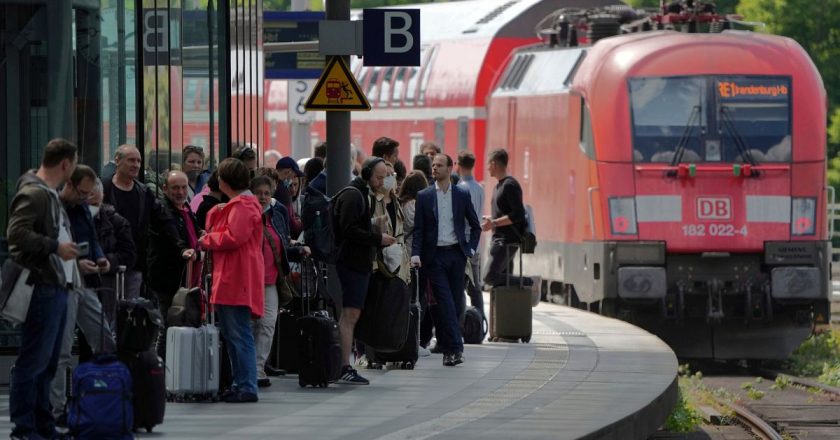 Deutschlandticket: Popüler Alman toplu taşıma biletleri artıyor