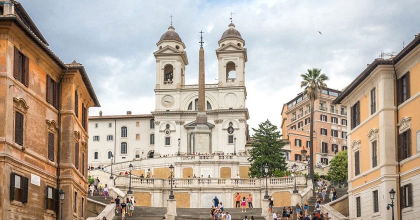 ‘Emily Paris’te’ gaflarından kaçınmak: Roma’da nasıl saygılı bir turist olunur?