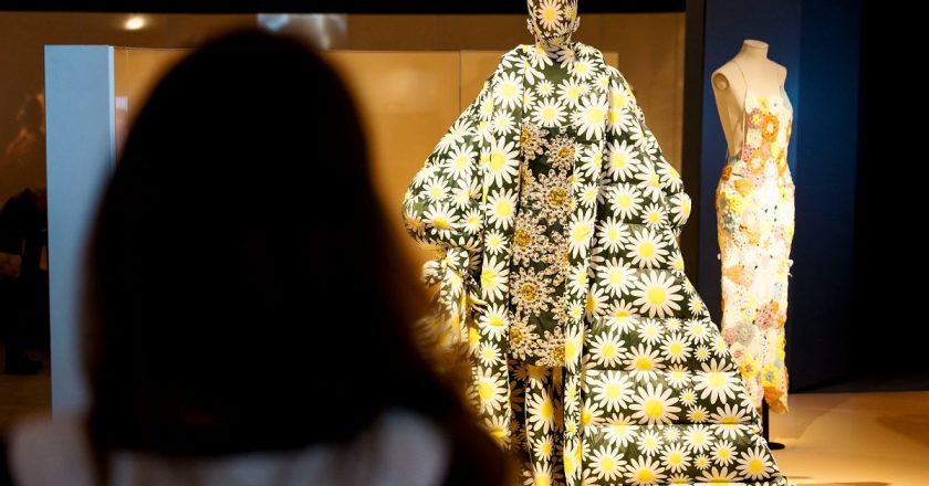 Gucci, Valentino, Versace ve Balenciaga Roma moda fuarının kahramanları