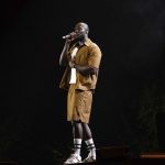 Arabasında telefon kullandığını itiraf eden İngiliz rapçi Stormzy’ye 9 ay süreyle araç kullanmaktan men cezası verildi