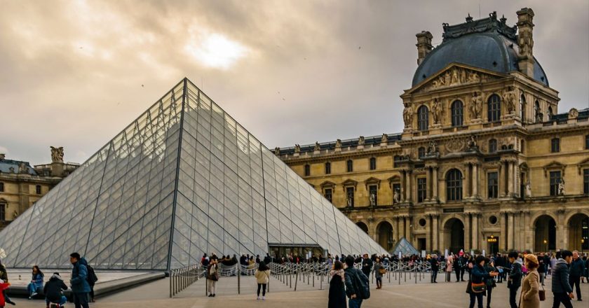 Sızan bir yönetici notuna göre “Kötü Koşullar” da Louvre