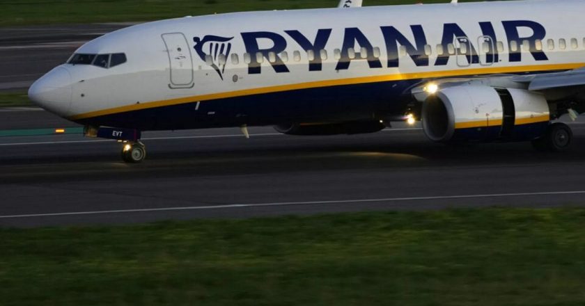Ryanair sorun yaratan yolculara karşı harekete geçti – İrlanda’da ilk dava açıldı