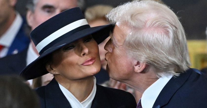 Melania Trump’ın şapkası: göreve başlama törenindeki garip öpücük anının arkasında