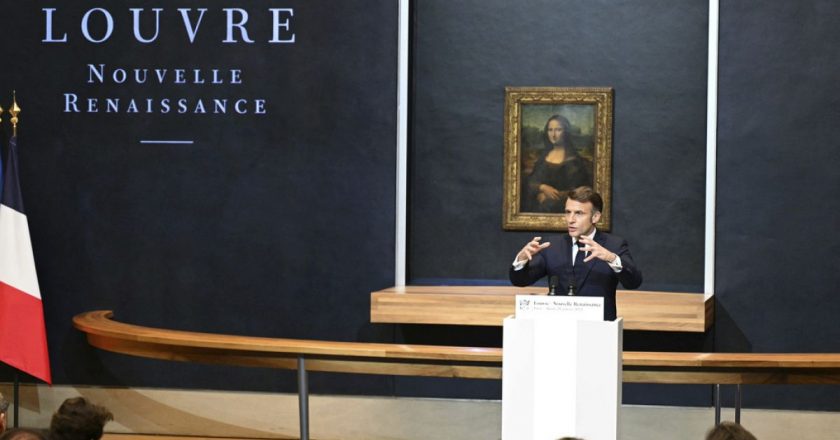 Paris Louvre Müzesi: Macron, 2026’da ziyaretçiler için AB dışından daha yüksek bir giriş ücreti uygulanacağını duyurdu