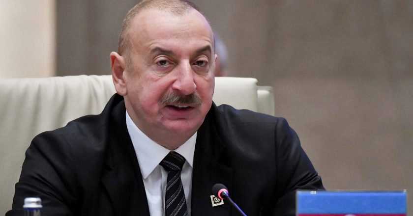 Azerbaycan’da hapsedilen Fransız sokak sanatçısı 14 ay sonra serbest bırakıldı