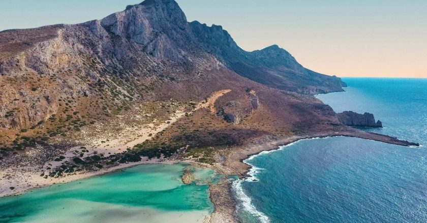 Girit depremi: Tsunami uyarısının ardından Yunan adasına seyahat etmek güvenli mi?