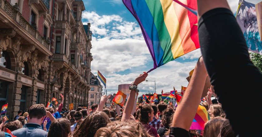 LGBTQ+ Amerikalı bireyler daha güvenli ve daha kapsayıcı tatiller için Avrupa’ya dönüyor