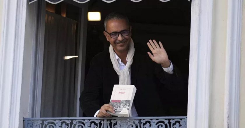 Fransız-Cezayli Daoud Ödülü’nü kazanan iki durak tutuklama