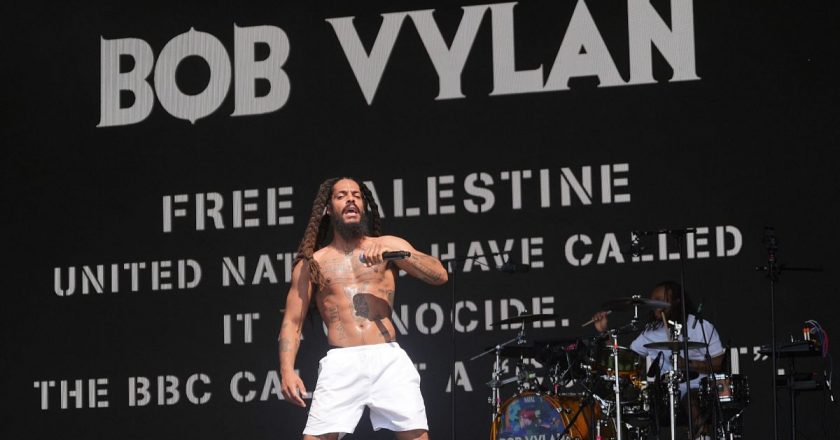 BBC müzik direktörü, ‘Bob Vylan, Glastonbury’ tartışmalarının ardından istifa etti