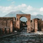 Pompeii’den taş çalmaya kalkışan İskoç turist ağır ceza ile karşı karşıya