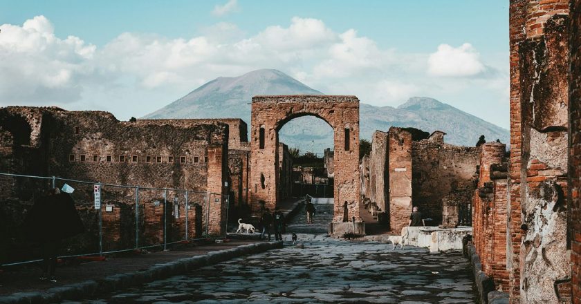 Pompeii’den taş çalmaya kalkışan İskoç turist ağır ceza ile karşı karşıya