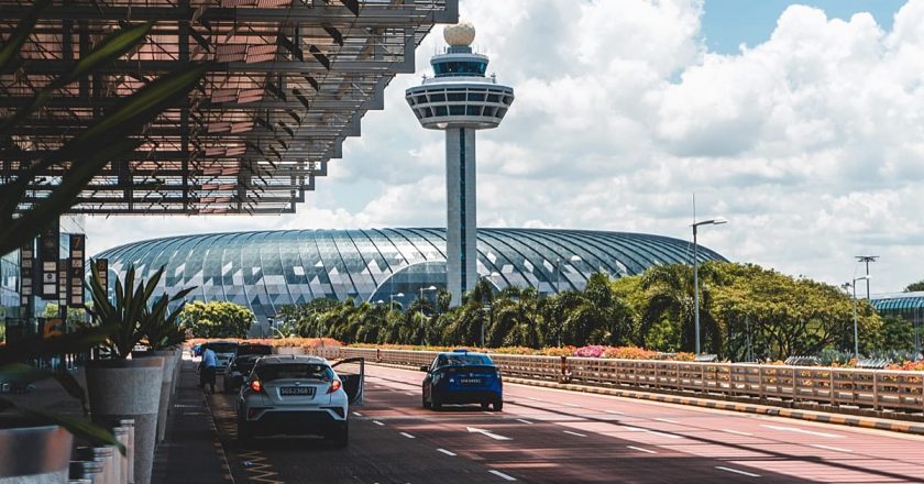 Dünyada ilk: Singapur’dan yolculara ‘yeşil yakıt’ vergisi