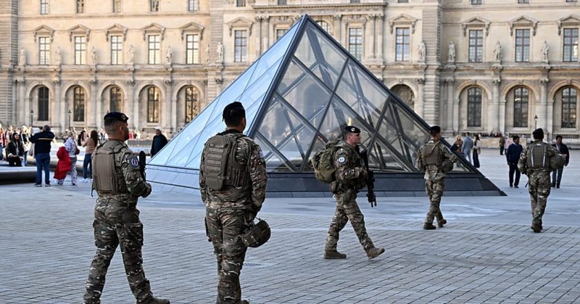 Louvre soygunu: 2 yeni şüpheli soruşturuluyor, 3’ü serbest bırakıldı
